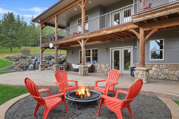 Evergreen Lodge and Retreat