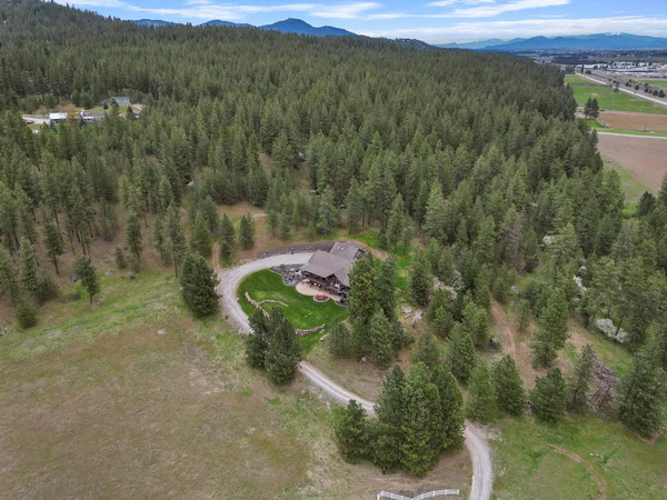 Evergreen Lodge and Retreat