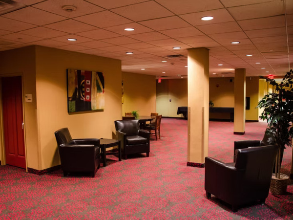 Holiday Inn Pewaukee-Milwaukee West