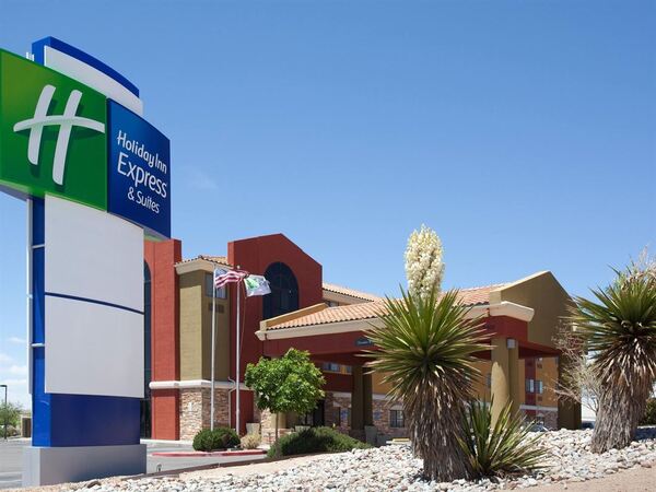 Holiday Inn Express & Suites Albuquerque-N. Balloon Fsta Pk