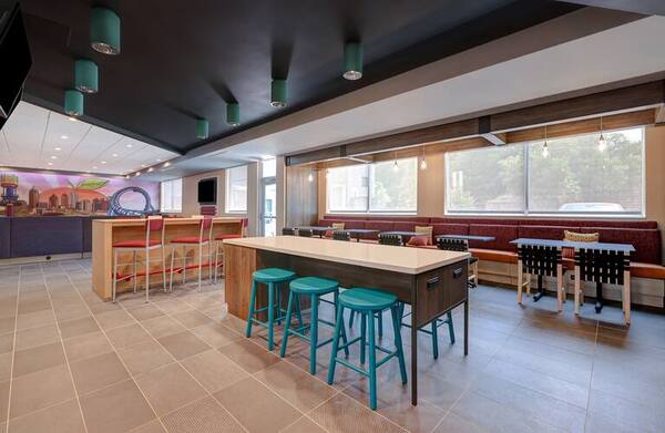 Tru by Hilton Lithia Springs