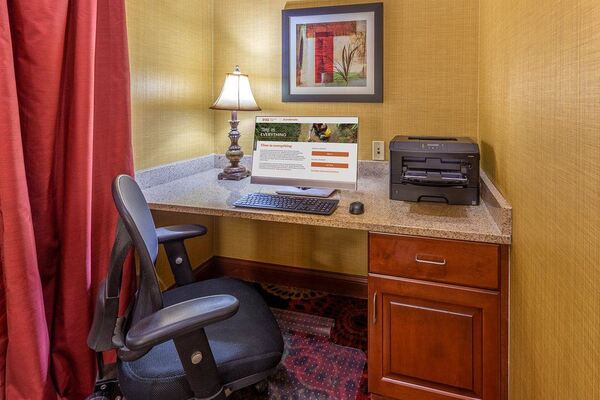 Holiday Inn Express & Suites Bowling Green