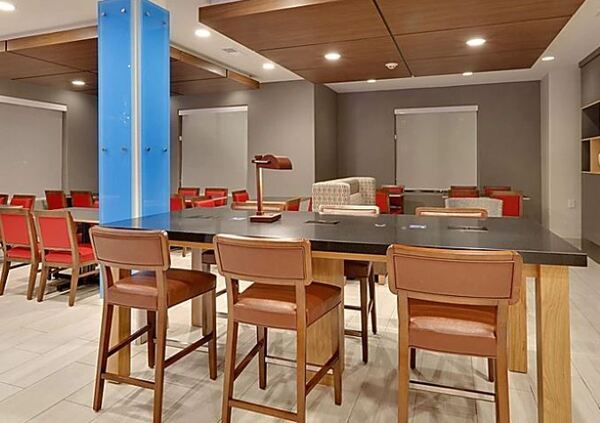 Holiday Inn Express & Suites Duncanville