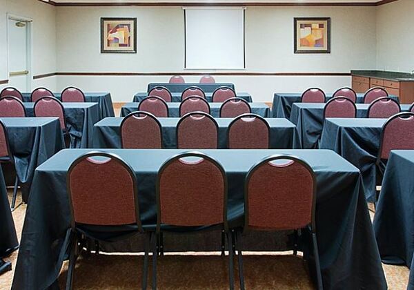 Holiday Inn Express & Suites Duncanville