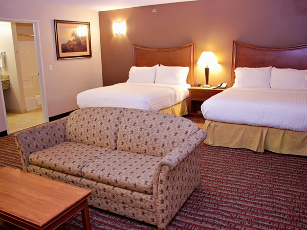 Holiday Inn Express & Suites Pierre-Fort Pierre