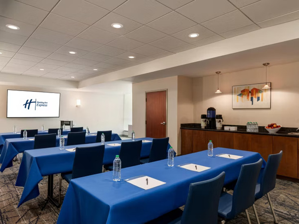 Holiday Inn Express Baltimore At The Stadiums