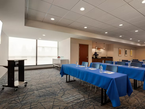 Holiday Inn Express Baltimore At The Stadiums