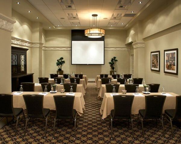 Larkspur Landing Roseville