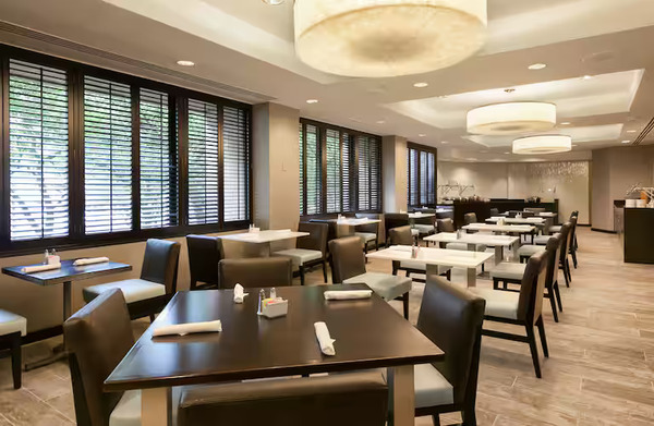 Doubletree by Hilton Hotel & Suites Houston by the Galleria