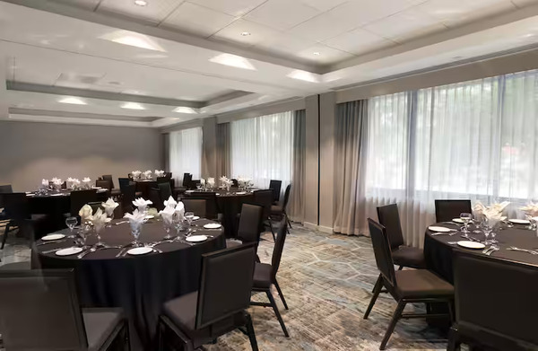 Doubletree by Hilton Hotel & Suites Houston by the Galleria