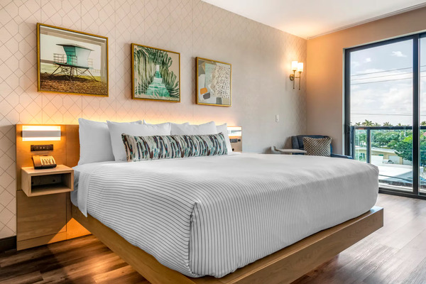 Cambria Hotel Fort Lauderdale Beach