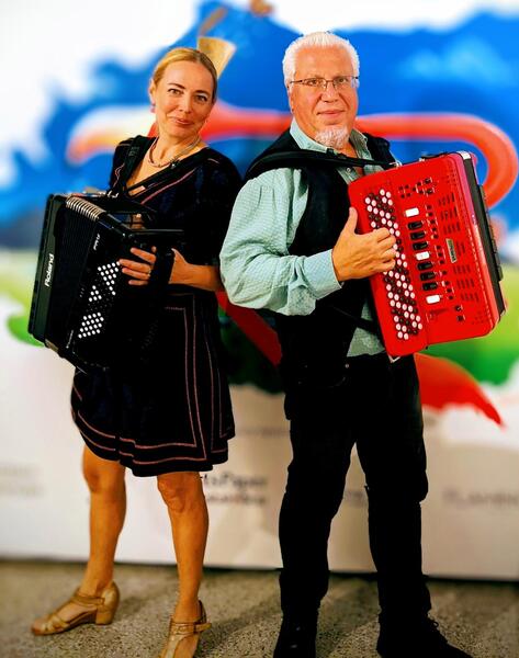 Dueling Accordions
