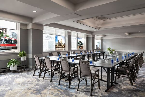 Sheraton Gateway Hotel In Toronto International Airport