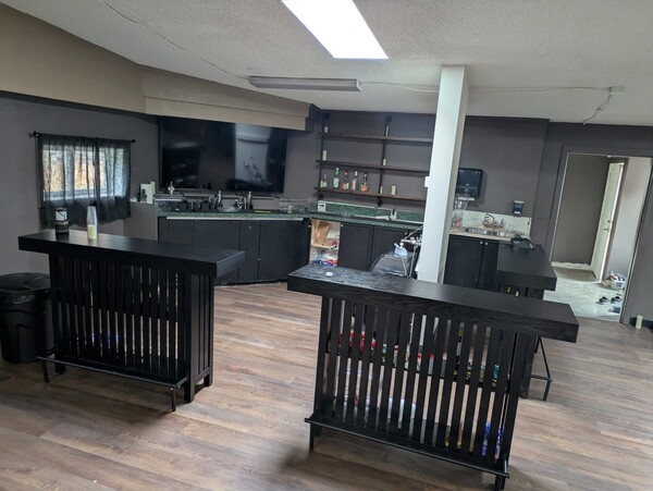 Pacific Ave., Studios