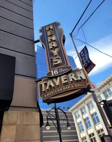 Henry's Tavern