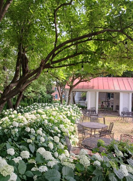 Chatillon-DeMenil Carriage House