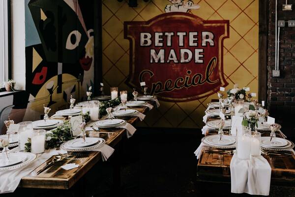 Detroit Fleat Food Truck Park & Boozery