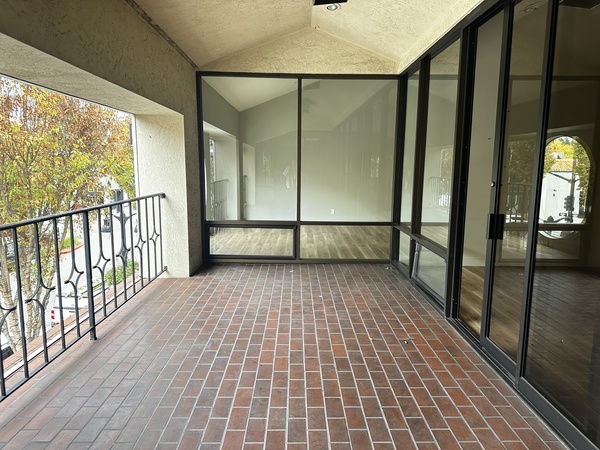 Netra Arts and Canvas and Cafe