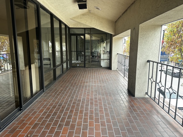 Netra Arts and Canvas and Cafe