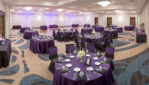 DoubleTree by Hilton Hotel Boston - Milford