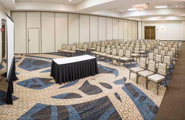 DoubleTree by Hilton Hotel Boston - Milford