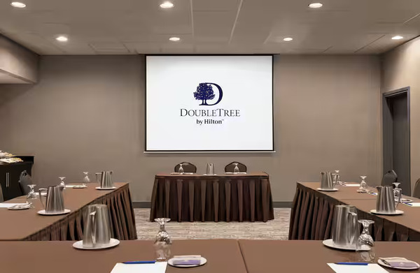 DoubleTree by Hilton Pointe-Claire Montreal Airport West