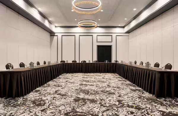 DoubleTree by Hilton Pointe-Claire Montreal Airport West