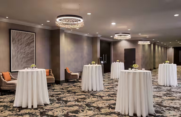 DoubleTree by Hilton Pointe-Claire Montreal Airport West