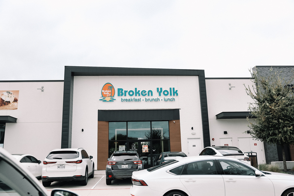 Sunshine Vibe Place Broken Yolk Cafe - McKinney