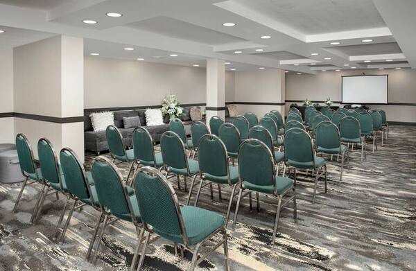 Embassy Suites Winston - Salem