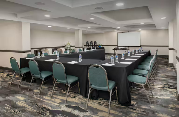 Embassy Suites Winston - Salem