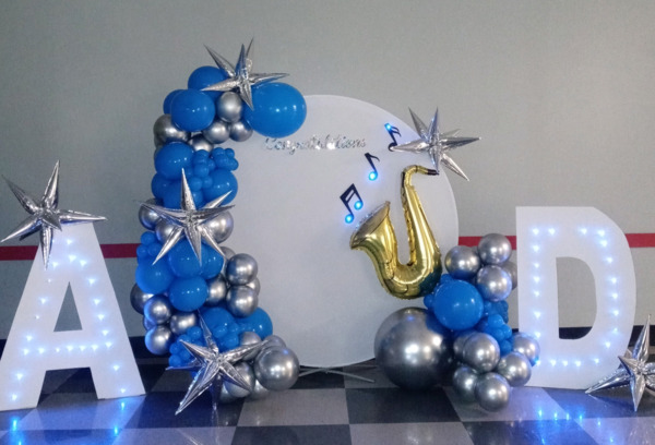 Deevine Deezigns & Events by Dee, LLC