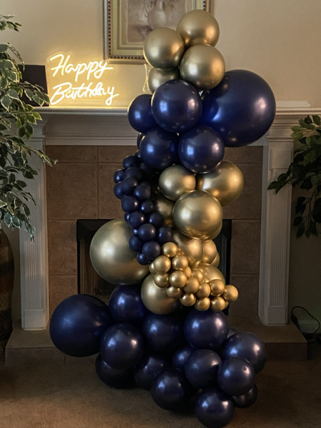 Deevine Deezigns & Events by Dee, LLC