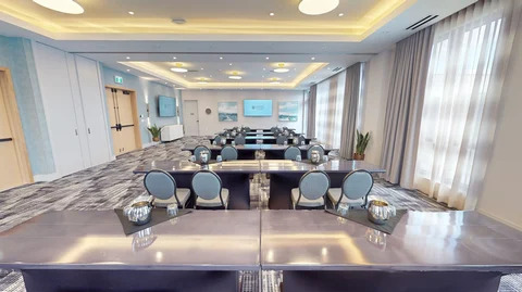 Sandman Signature Winnipeg Airport Hotel & Suites