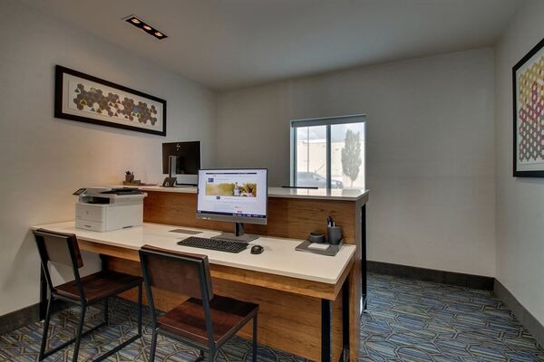 Holiday Inn Express & Suites Atlanta Nw - Powder Springs