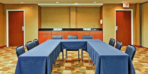 Holiday Inn Express & Suites Memphis/Germantown