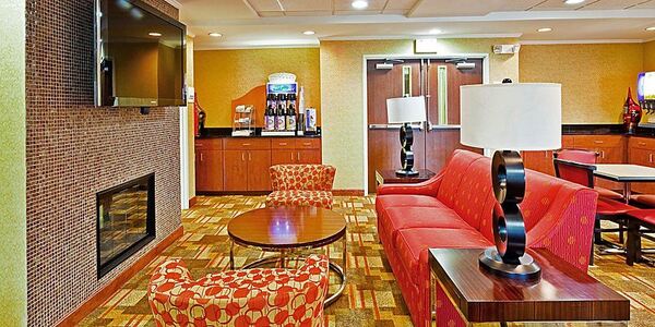 Holiday Inn Express & Suites Memphis/Germantown
