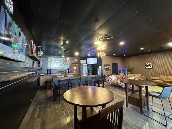 Studio Nine18 Karaoke Room & Party Venue