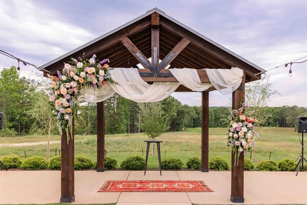 Sunset Oaks Wedding & Event Venue