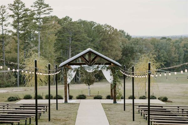 Sunset Oaks Wedding & Event Venue