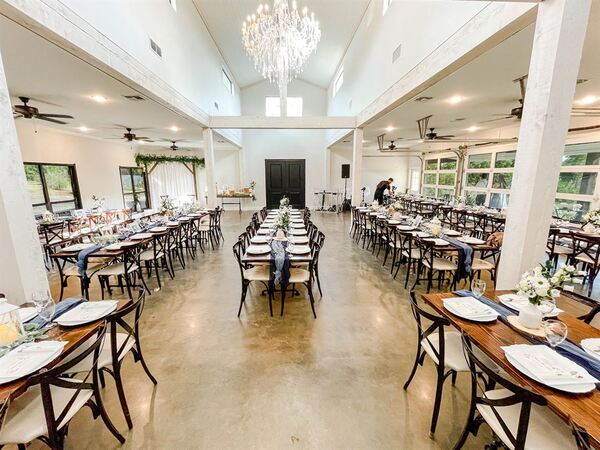 Sunset Oaks Wedding & Event Venue