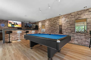 Lounge & Karaoke Bar