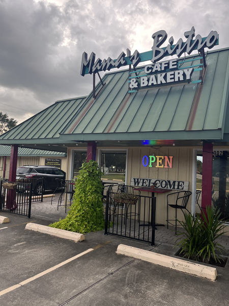 Mama's Bistro Cafe & Bakery