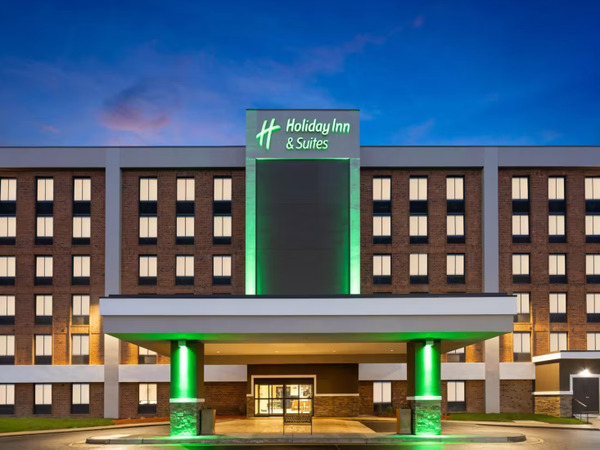 Holiday Inn & Suites Richmond West End