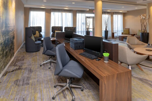 The Courtyard Marriott Milwaukee Airport