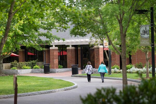 Woodlands Hotel & Suites