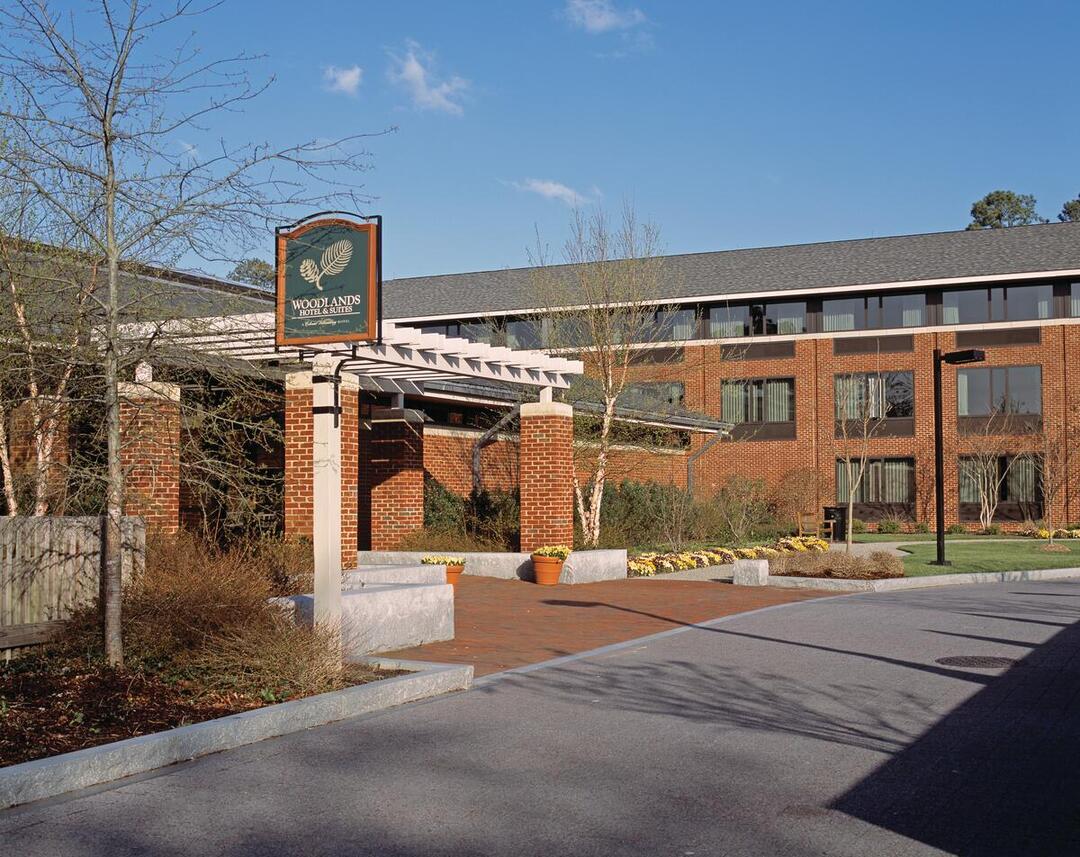 Woodlands Hotel & Suites - Williamsburg, VA - Party Venue