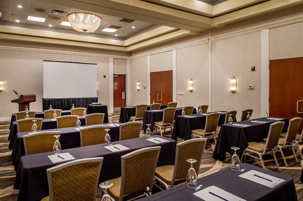 DoubleTree by Hilton Hotel Collinsville - St. Louis