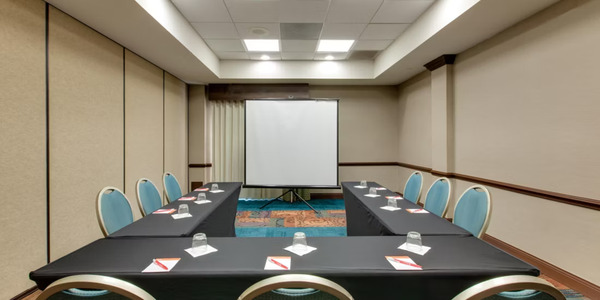 Hotel Indigo Chicago Vernon Hills