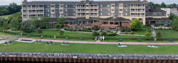 1000 Island Harbor Hotel